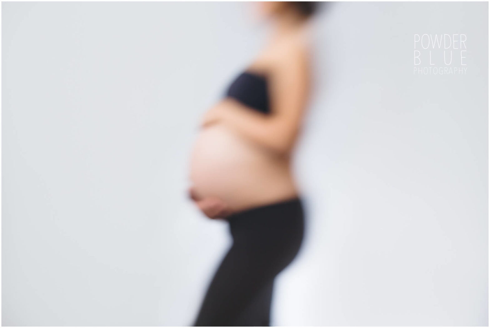 Baby Belly at 8 Months | Pittsburgh Maternity Photographer | Bri