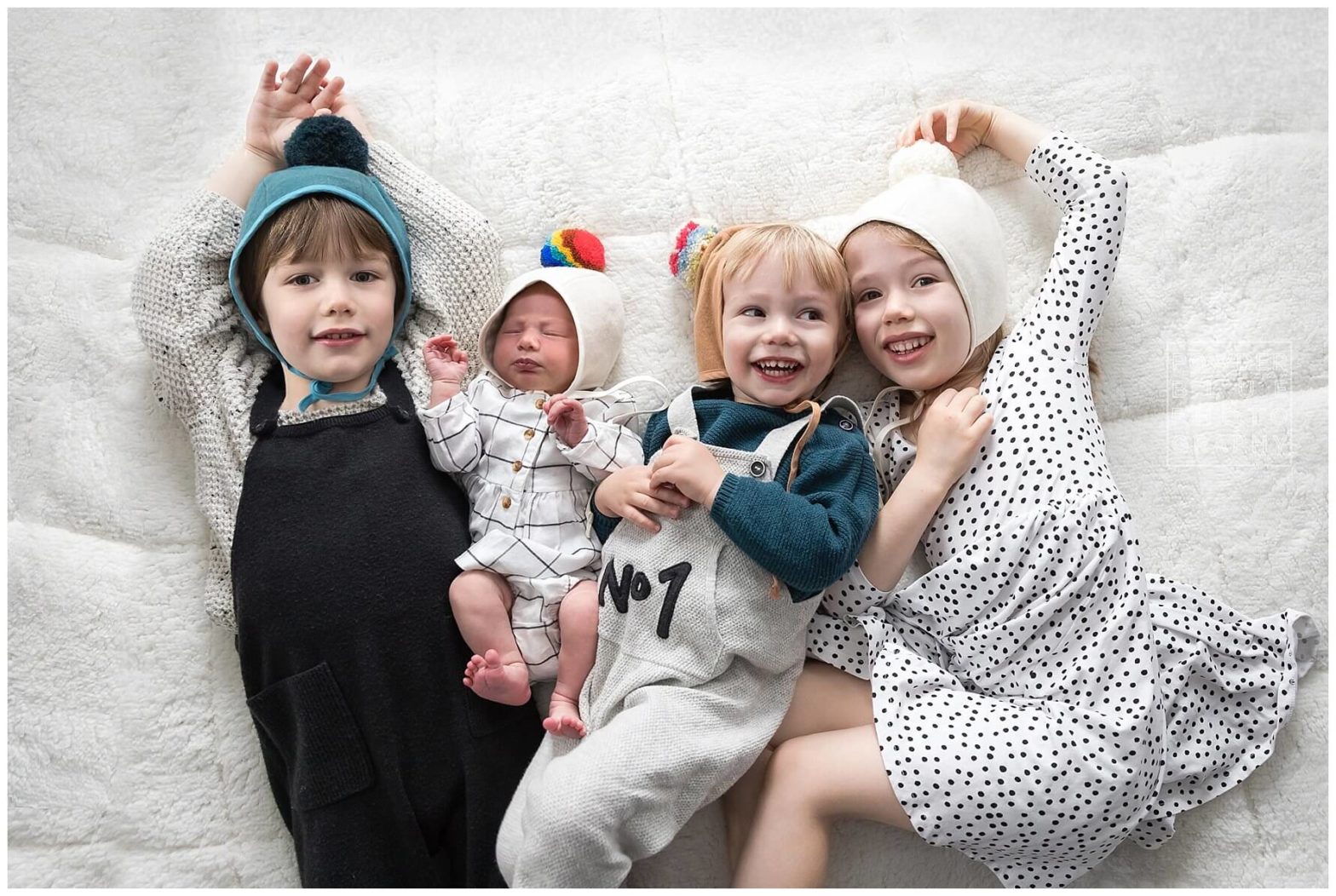 Pittsburgh Newborn Photographer | Family of 6 Lifestyle Session | Baby Romy